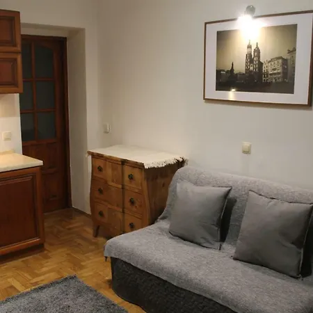 Penguin 1220 Apartment